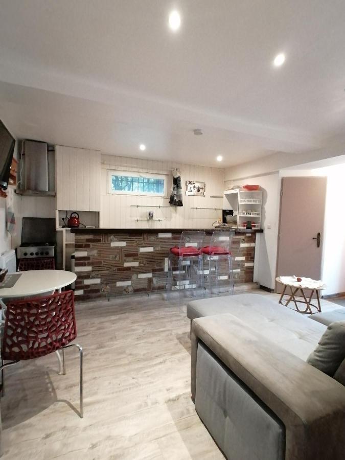 Charmant Appartement Independant, 5 Mn De Rouen, Avec Terrasse, Refait A Neuf Franqueville-Saint-Pierre Exterior photo